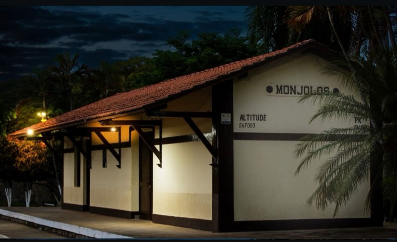 Cartão Postal de Monjolos