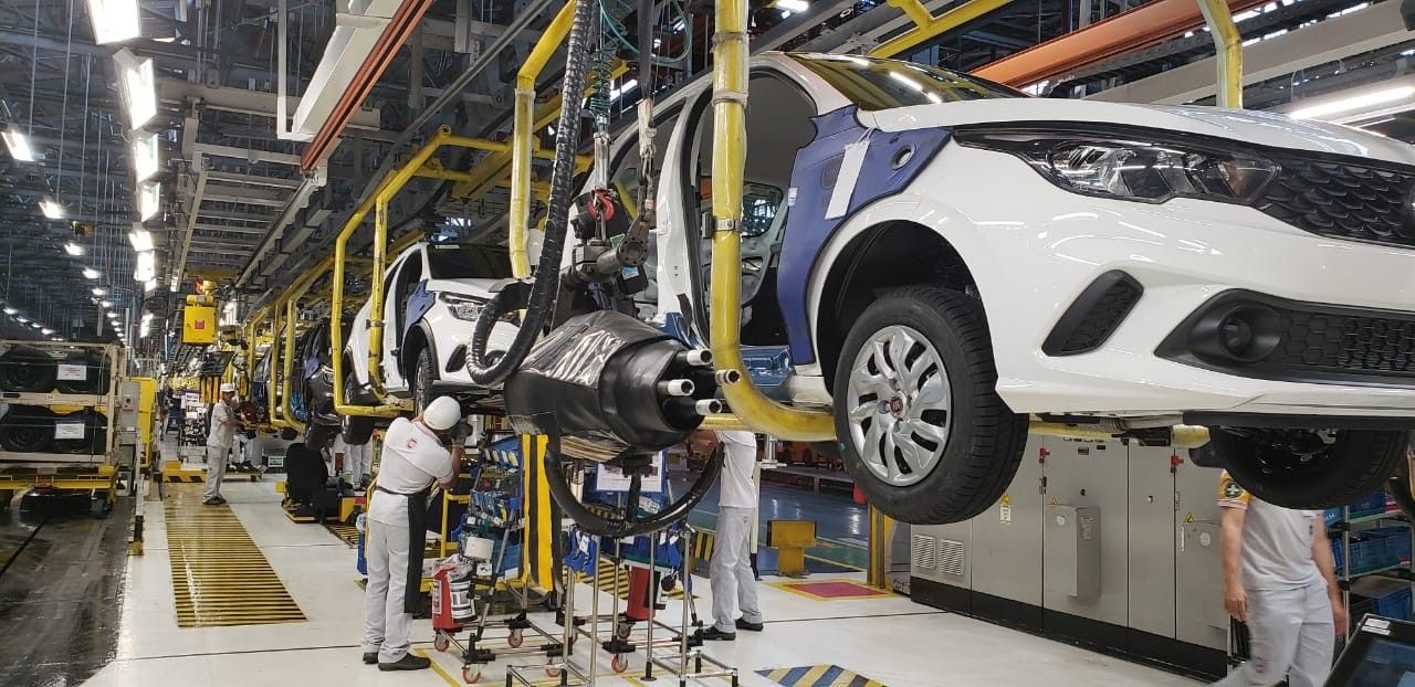 Vagas de emprego em Itaúna: Fábrica de carros abre 104 postos CLT